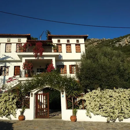 Traditional Mansion Kliaris Pensión Agia Kiriaki (Magnesia)