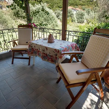 Traditional Mansion Kliaris Pensión *