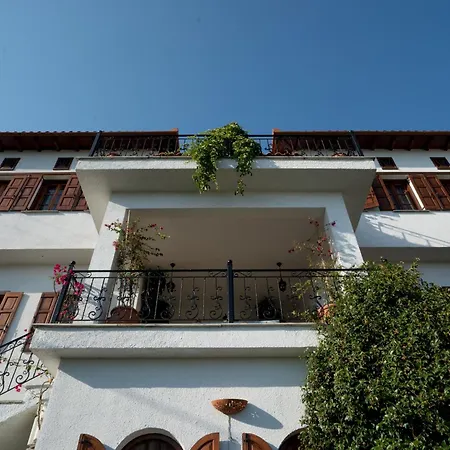 Traditional Mansion Kliaris Pensión *